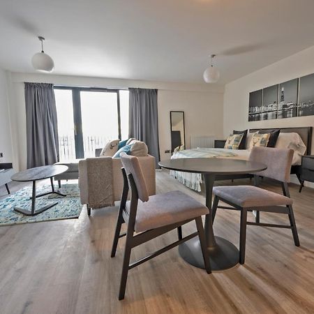 Seven Living Ashford - Modern And Spacious Apartments Luaran gambar