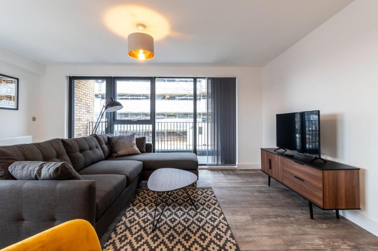 Seven Living Ashford - Modern And Spacious Apartments Luaran gambar