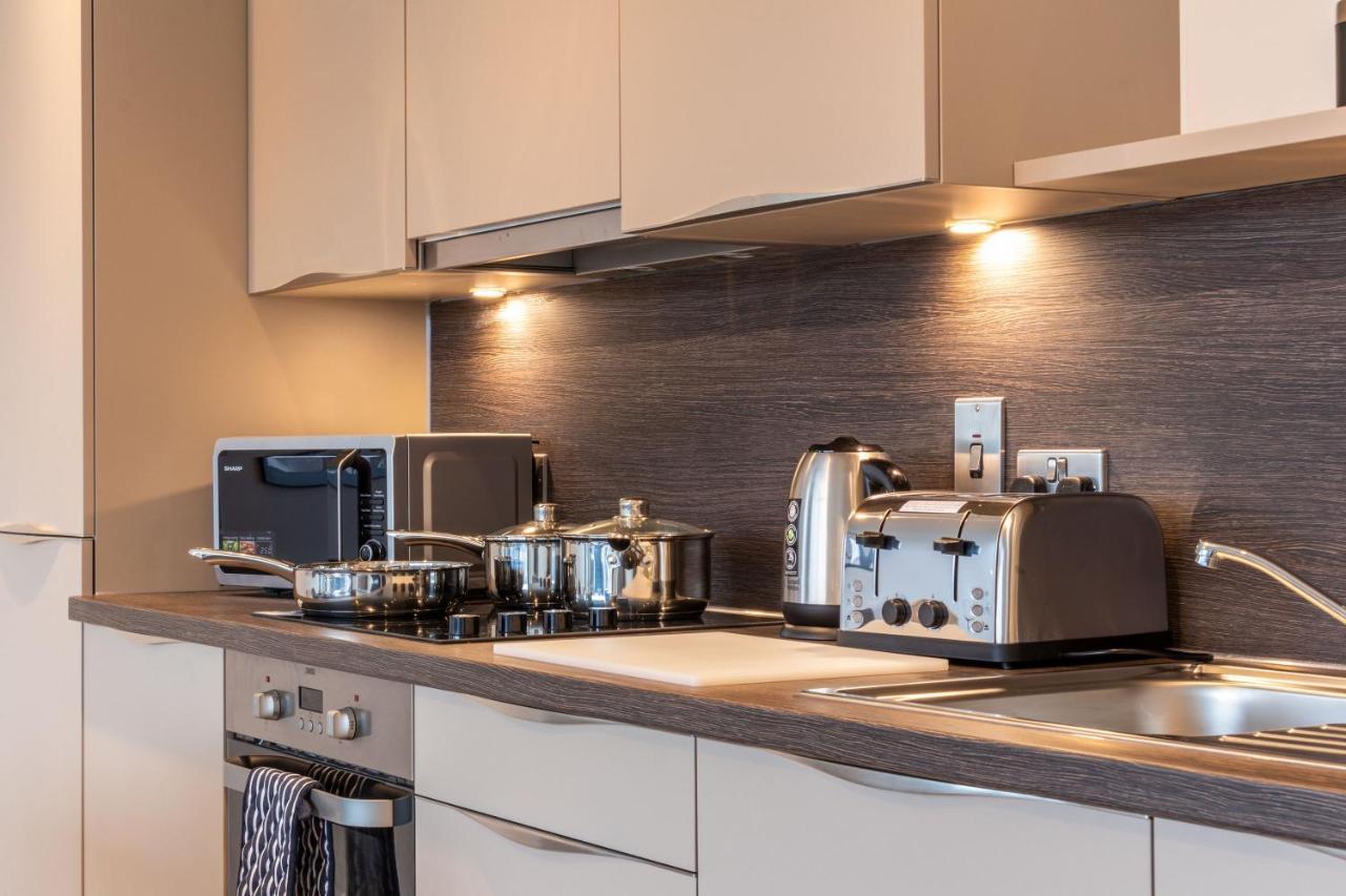 Seven Living Ashford - Modern And Spacious Apartments Luaran gambar