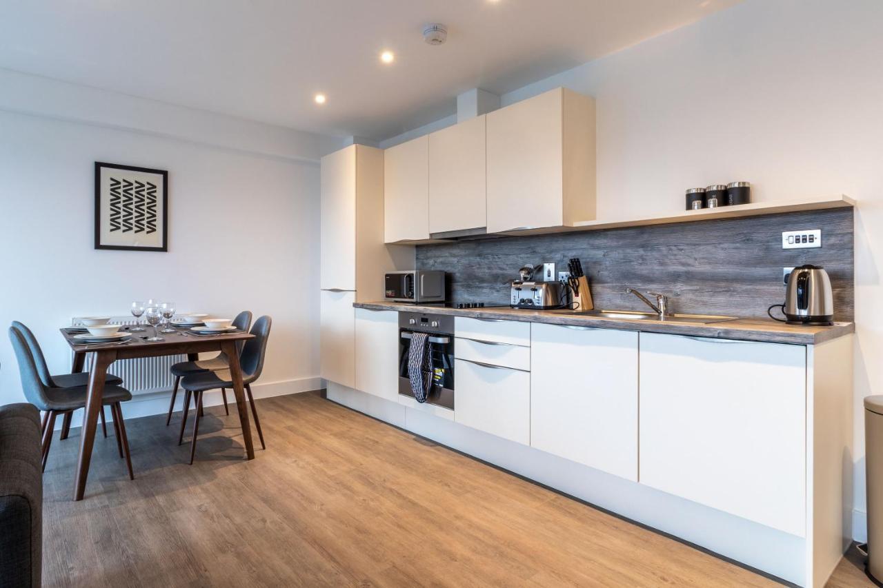Seven Living Ashford - Modern And Spacious Apartments Luaran gambar